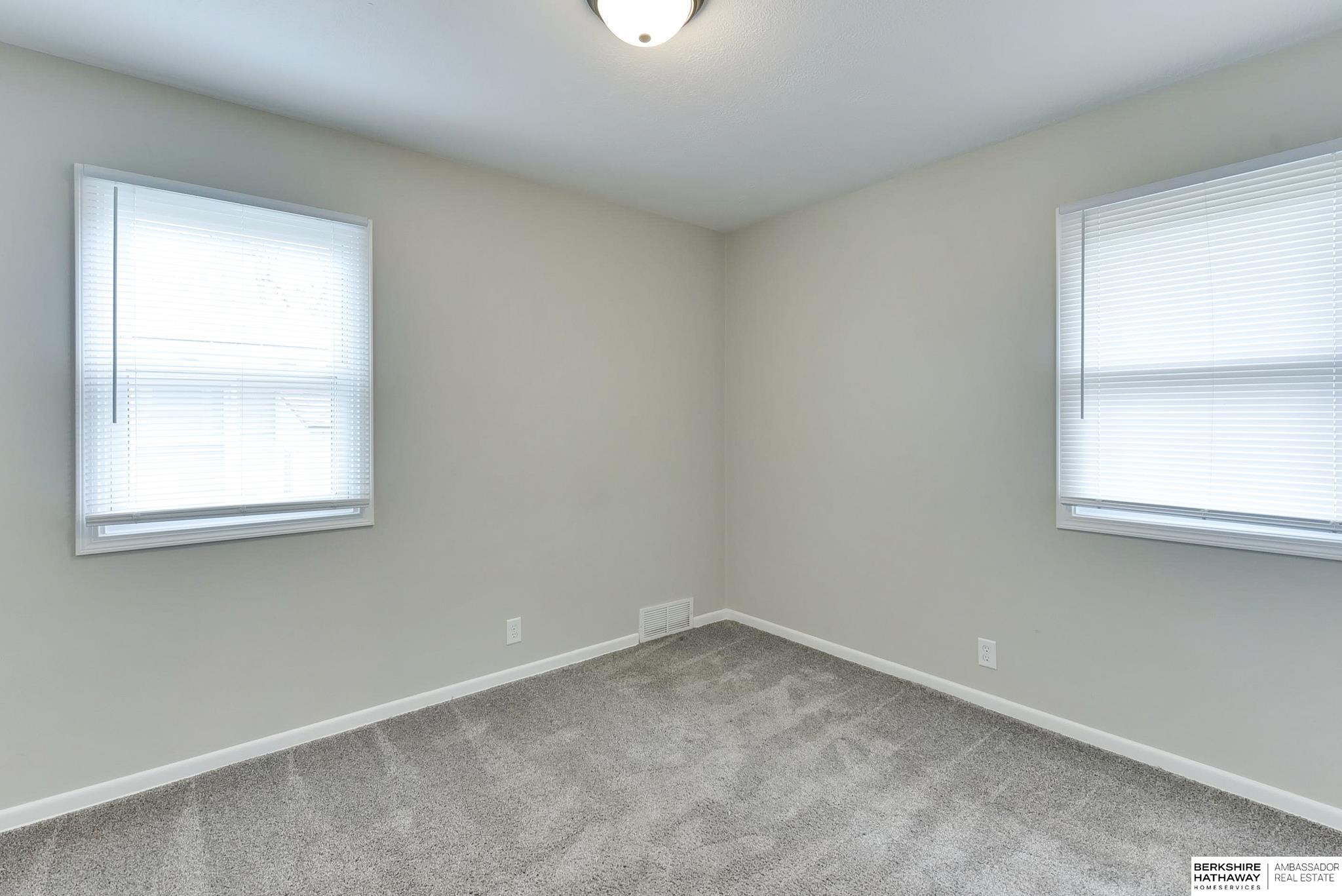 Omaha, Nebraska 68124, United States, 3 Bedrooms Bedrooms, ,2 BathroomsBathrooms,Residential,Active,122788