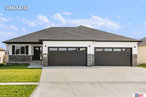 Photo of 805 Regiment Road, Lincoln, NE 68527 (MLS # 22610572)