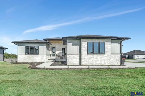 Photo of 7530 Isidore Drive, Lincoln, NE 68516 (MLS # 22528724)