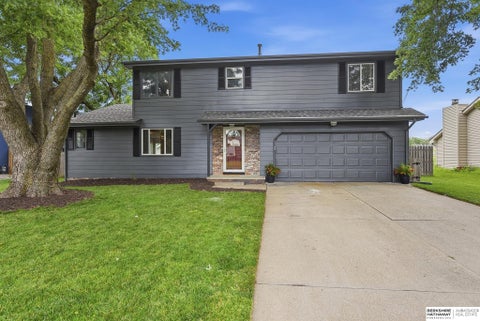 Photo of 11752 Raleigh Drive, Omaha, NE 68164 (MLS # 22618994)
