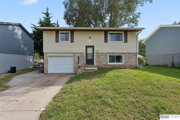 5027 FRANCIS ST, LINCOLN, NE 68504 - Image 8d4c0a3fcdb1f6ad7632233f970a4df8/4149476574