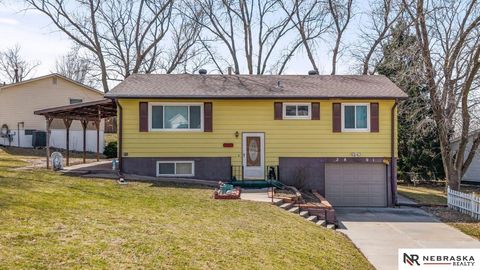 Photo of 2801 Lloyd Street, Bellevue, NE 68005 (MLS # 22607457)