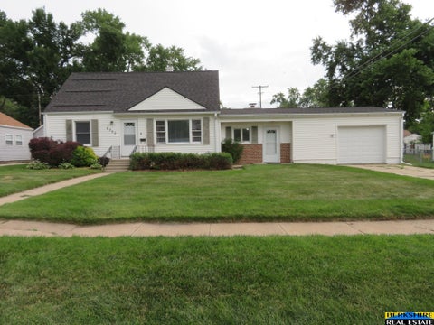 Photo of 6752 Charles Street, Omaha, NE 68132 (MLS # 22618945)