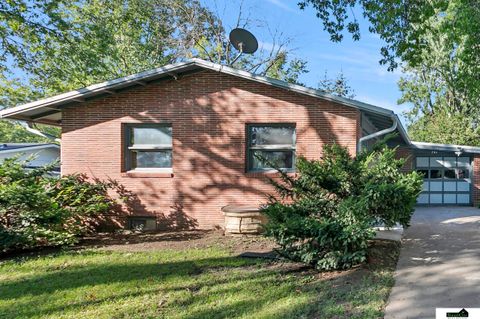 Photo of 701 Dale Drive, Lincoln, NE 68510 (MLS # 22528792)