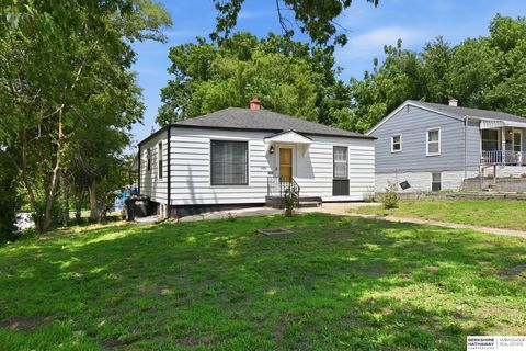 Photo of 3496 Pratt Street, Omaha, NE 68111 (MLS # 22615119)
