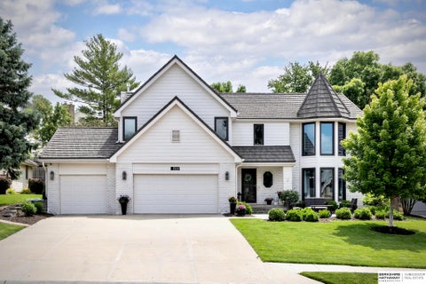 Photo of 1509 S 152nd Avenue Circle, Omaha, NE 68144 (MLS # 22616926)