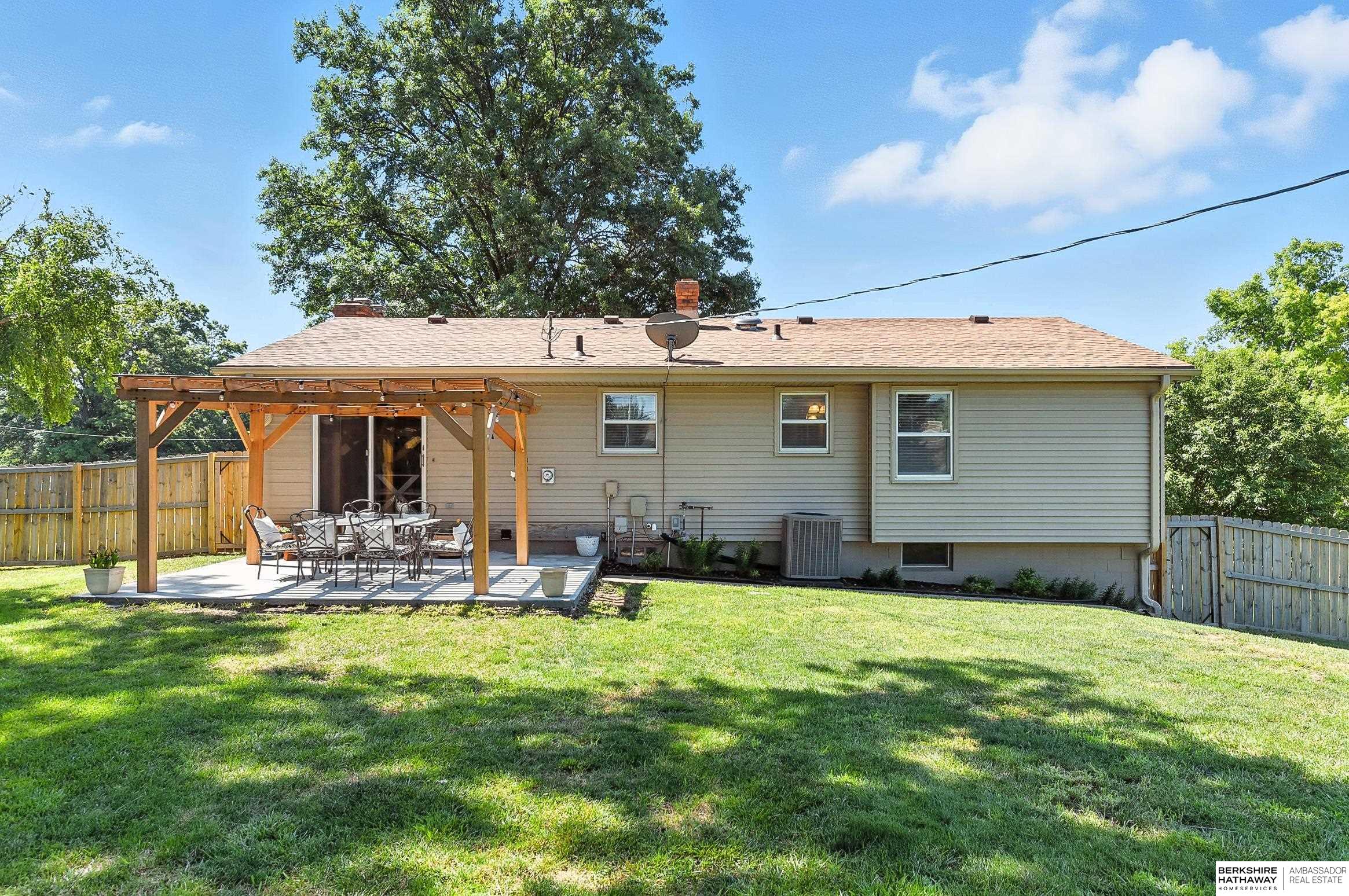 Omaha, Nebraska 68144, United States, 3 Bedrooms Bedrooms, ,2 BathroomsBathrooms,Residential,Active,214498