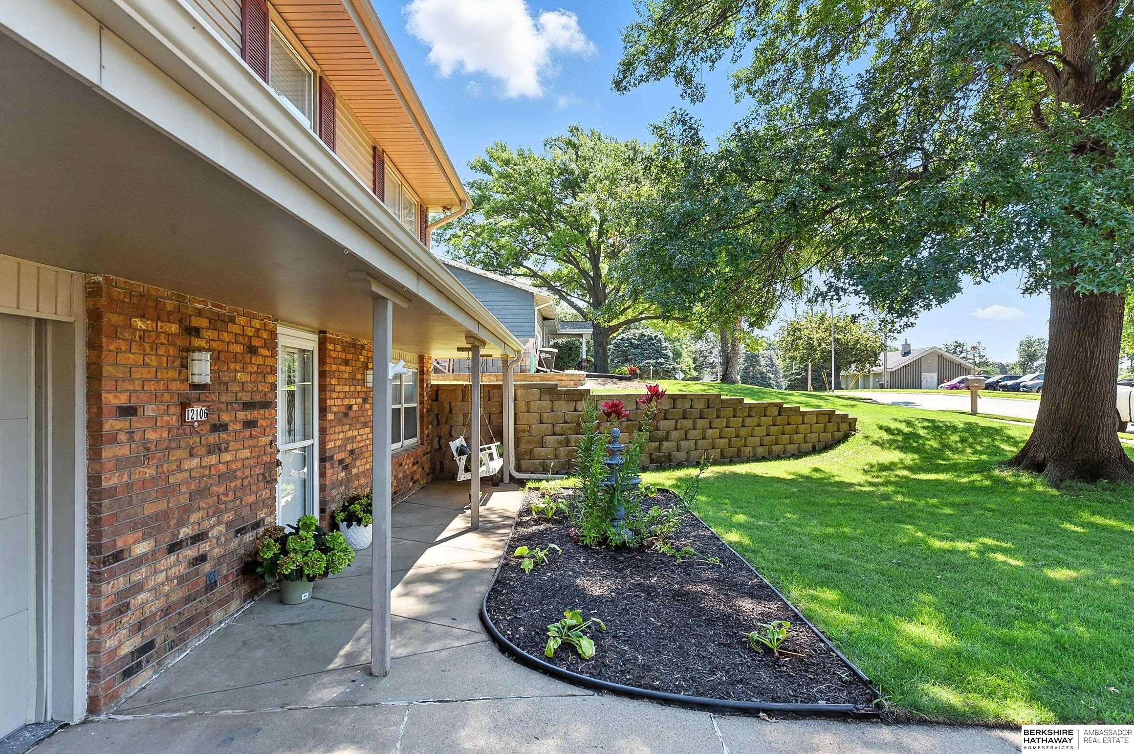 Omaha, Nebraska 68144, United States, 3 Bedrooms Bedrooms, ,2 BathroomsBathrooms,Residential,Active,214498