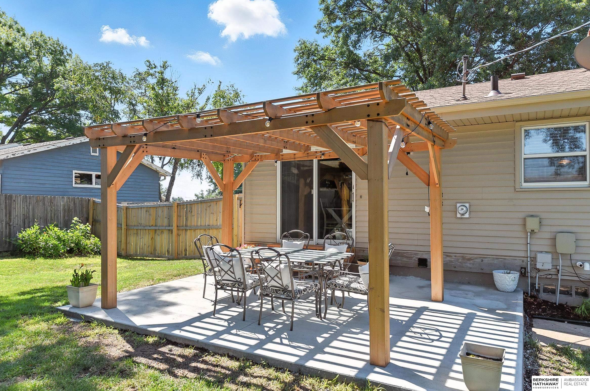 Omaha, Nebraska 68144, United States, 3 Bedrooms Bedrooms, ,2 BathroomsBathrooms,Residential,Active,214498