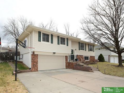 Photo of 6308 Briar Rosa Drive, Lincoln, NE 68516 (MLS # 22601801)