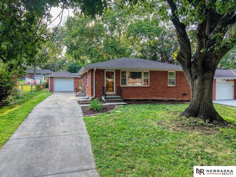 Photo of 901 N 58th Street, Lincoln, NE 68505 (MLS # 22621458)