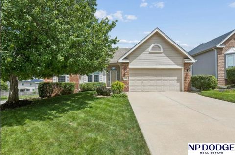 Photo of 17278 Pine Street, Omaha, NE 68130 (MLS # 22617177)