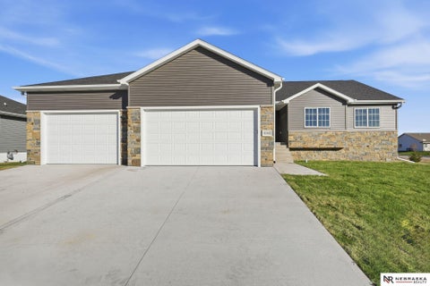 Photo of 4048 Northview Drive, Grand Island, NE 68803 (MLS # 22627369)