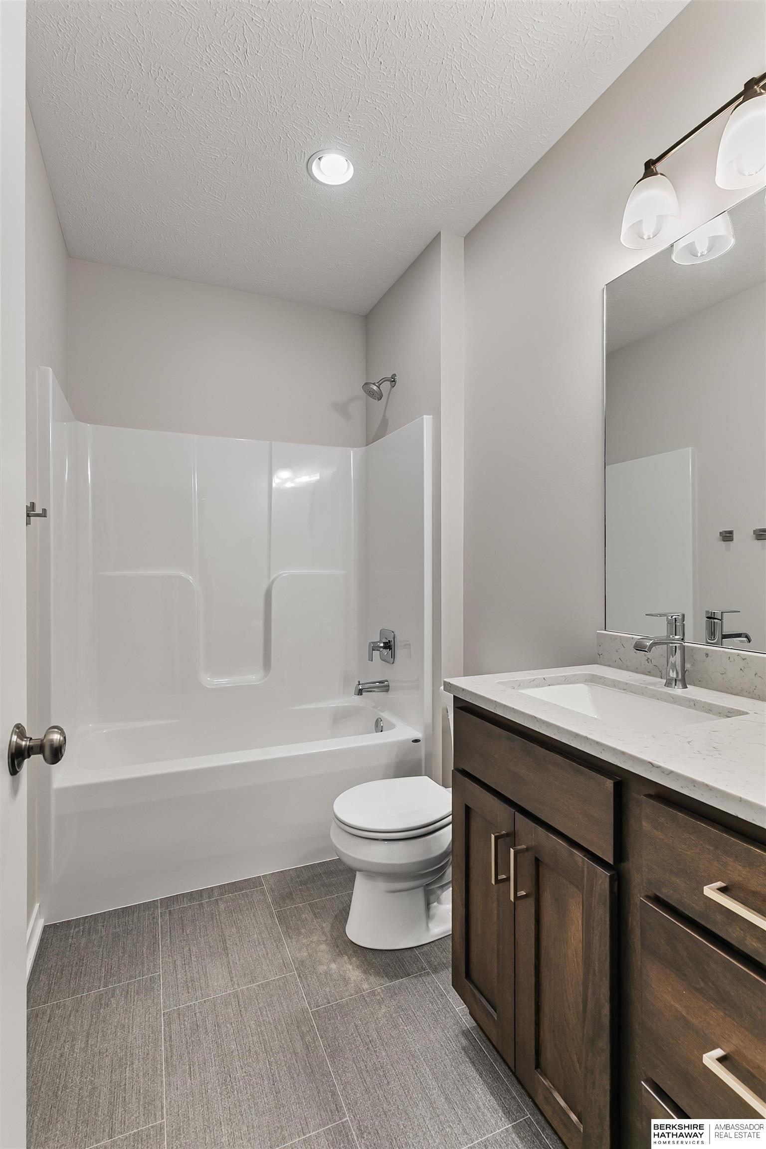 Lincoln, Nebraska 68516, United States, 3 Bedrooms Bedrooms, ,3 BathroomsBathrooms,Residential,Active,140627