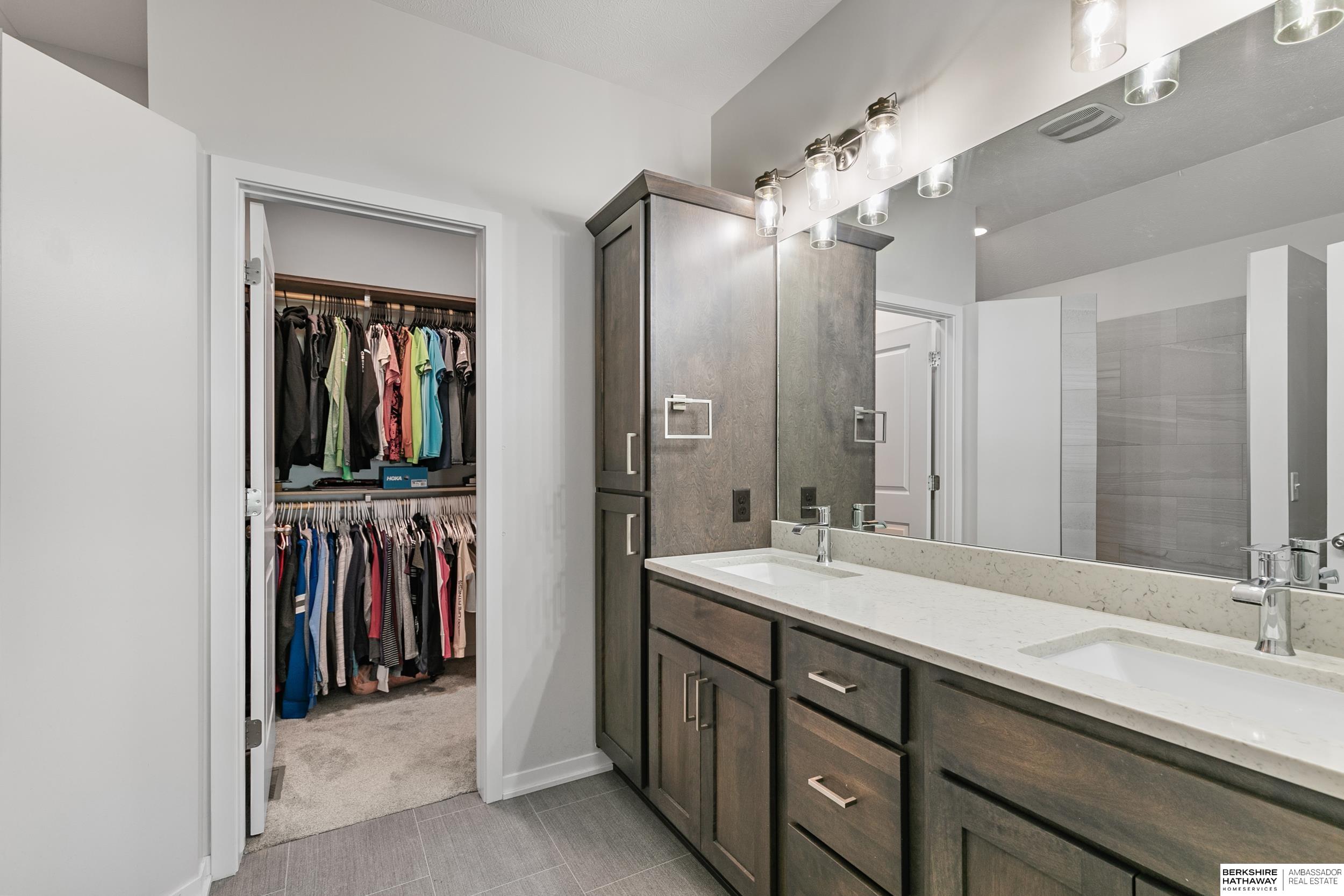 Lincoln, Nebraska 68516, United States, 3 Bedrooms Bedrooms, ,3 BathroomsBathrooms,Residential,Active,140627