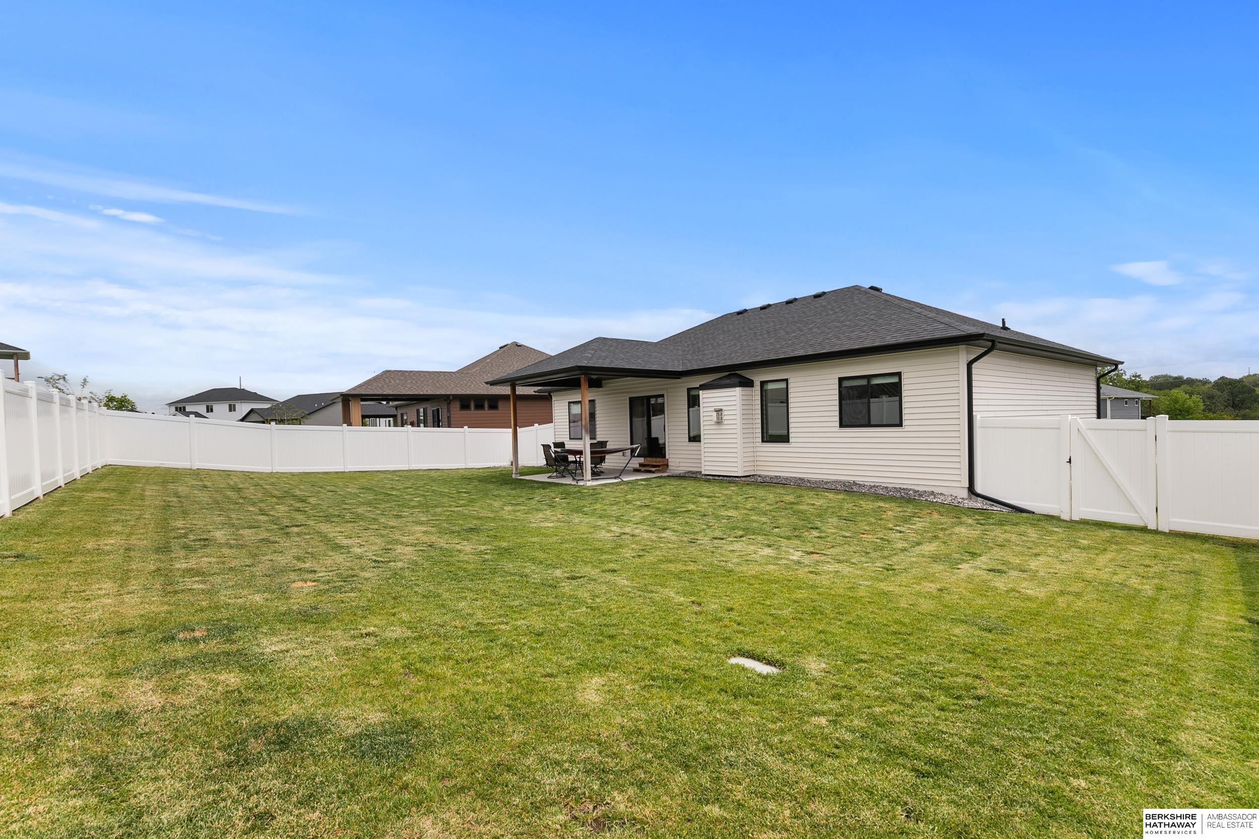 Lincoln, Nebraska 68516, United States, 3 Bedrooms Bedrooms, ,3 BathroomsBathrooms,Residential,Active,140627