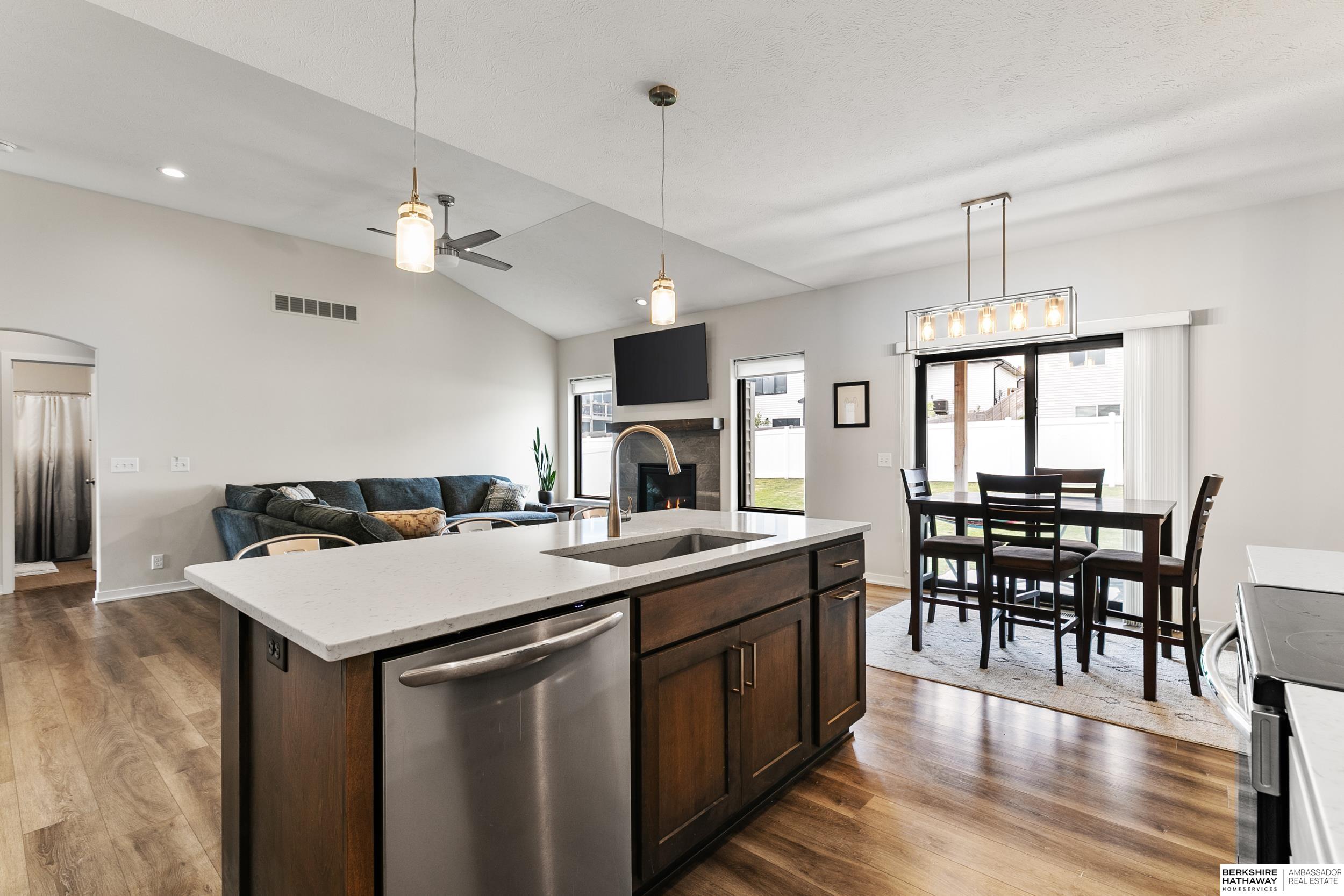 Lincoln, Nebraska 68516, United States, 3 Bedrooms Bedrooms, ,3 BathroomsBathrooms,Residential,Active,140627