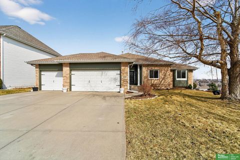 Photo of 18606 Edna Street, Omaha, NE 68136 (MLS # 22605934)