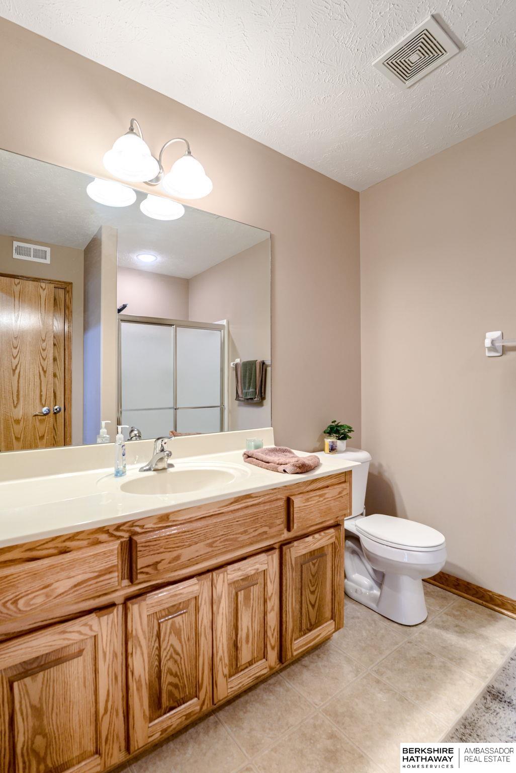 Bellevue, Nebraska 68133, United States, 4 Bedrooms Bedrooms, ,3 BathroomsBathrooms,Residential,Active,207230