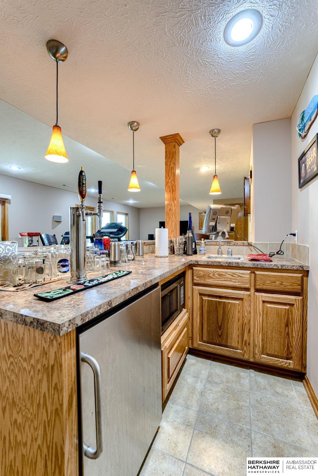 Bellevue, Nebraska 68133, United States, 4 Bedrooms Bedrooms, ,3 BathroomsBathrooms,Residential,Active,207230