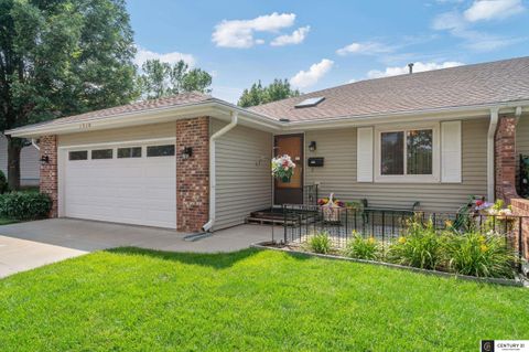 Photo of 1310 Edgewood Boulevard, Papillion, NE 68046 (MLS # 22535006)