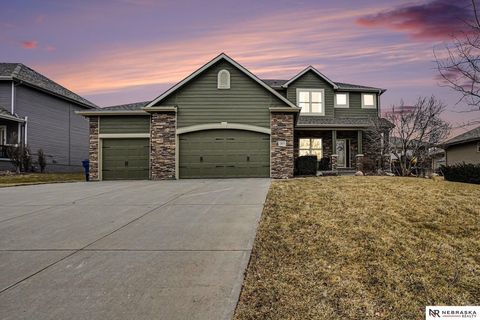 Photo of 12614 S 82nd Street, Papillion, NE 68046 (MLS # 22602172)