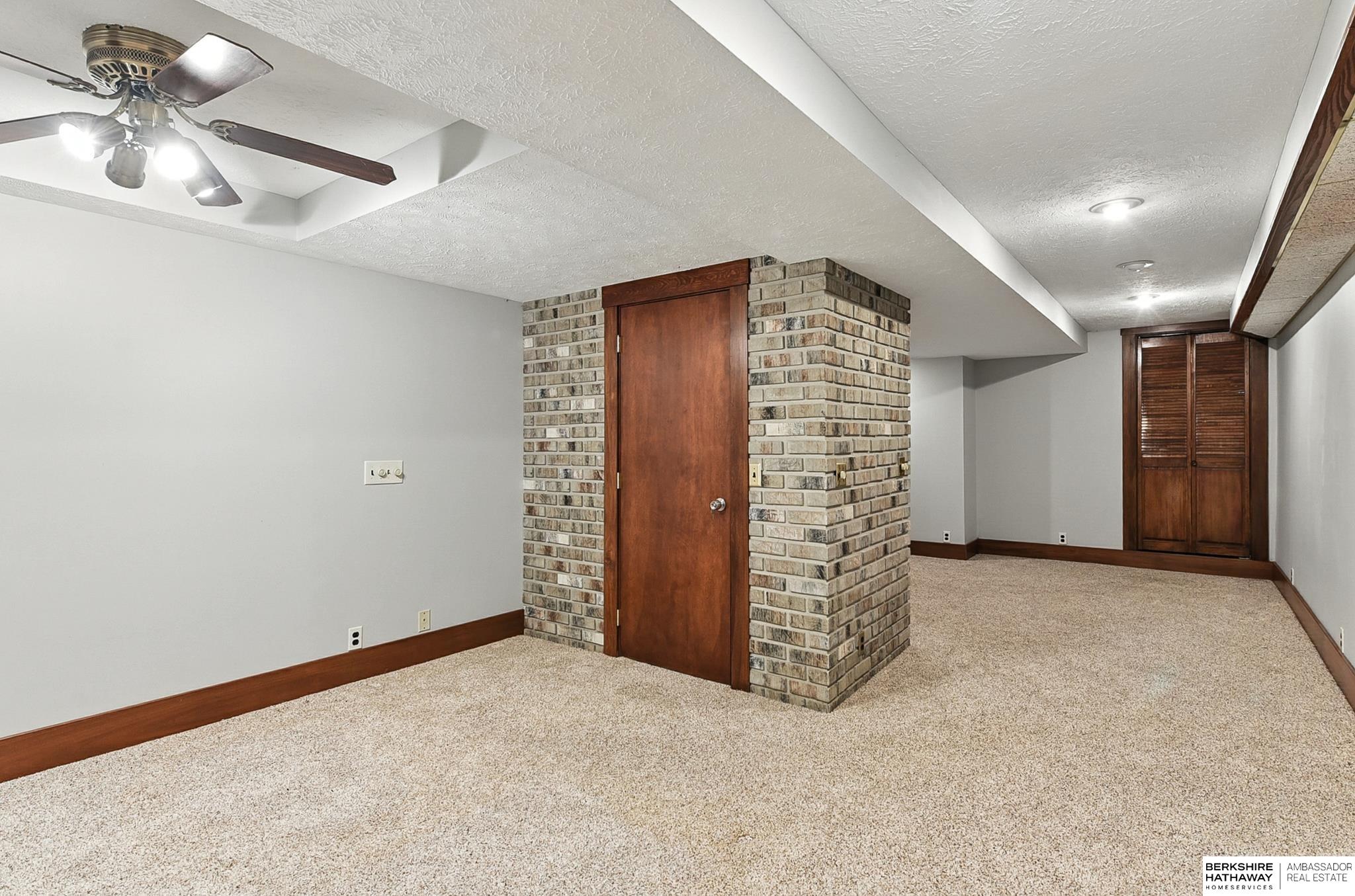 Omaha, Nebraska 68122, United States, 4 Bedrooms Bedrooms, ,3 BathroomsBathrooms,Residential,Active,196205