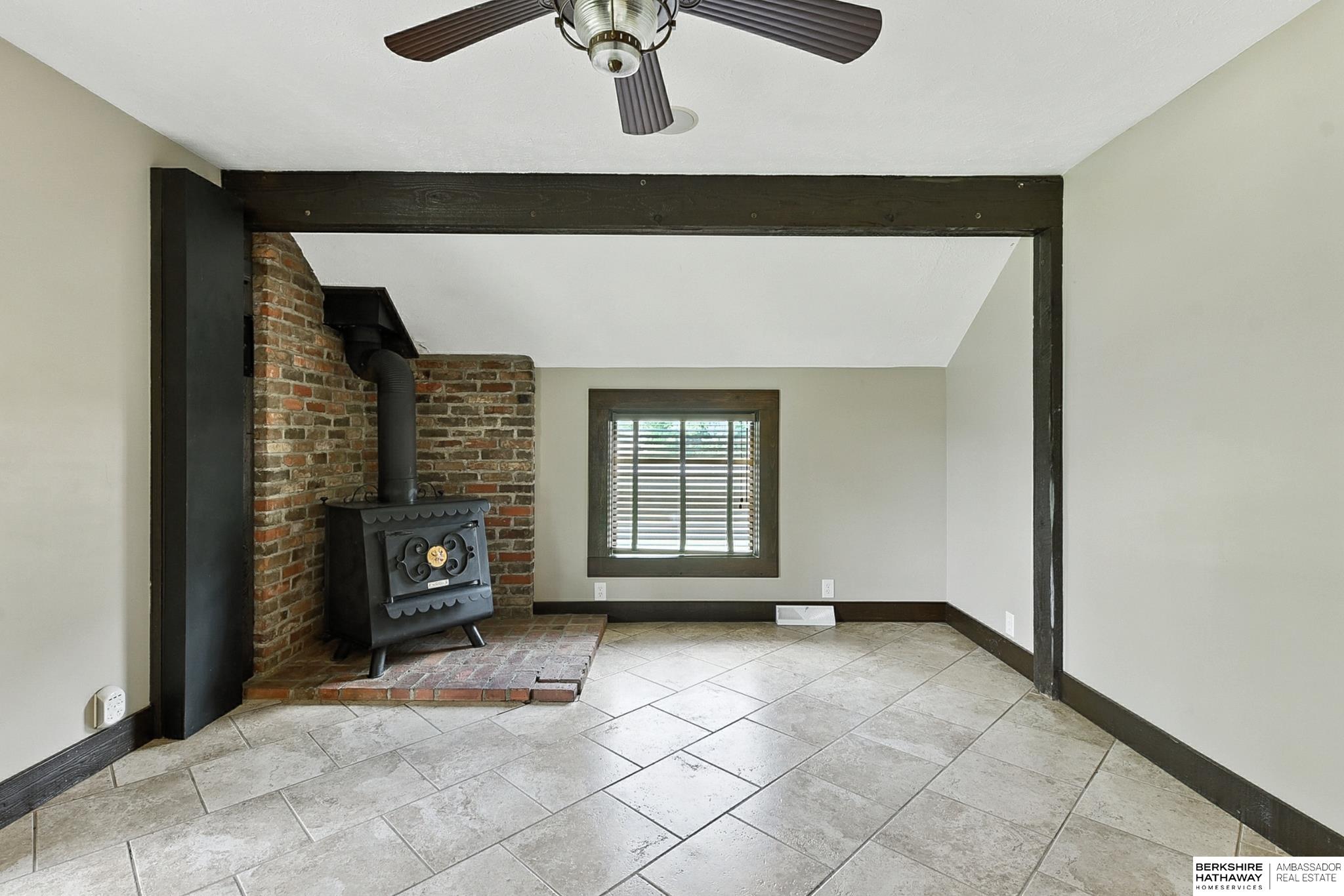 Omaha, Nebraska 68122, United States, 4 Bedrooms Bedrooms, ,3 BathroomsBathrooms,Residential,Active,196205