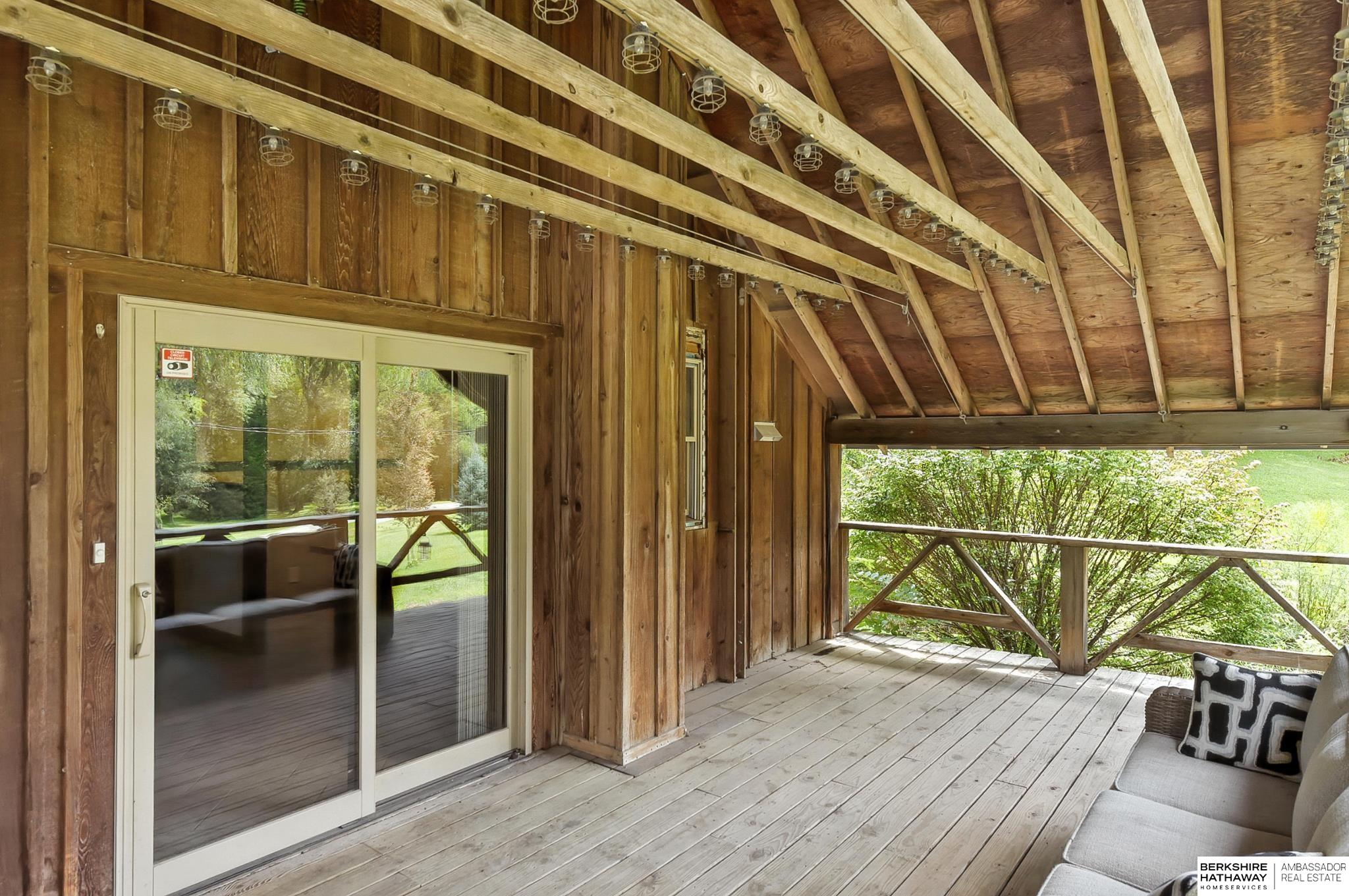 Omaha, Nebraska 68122, United States, 4 Bedrooms Bedrooms, ,3 BathroomsBathrooms,Residential,Active,196205