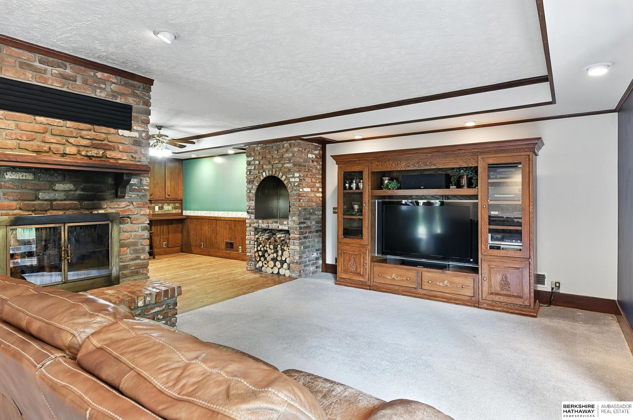 Omaha, Nebraska 68122, United States, 4 Bedrooms Bedrooms, ,3 BathroomsBathrooms,Residential,Active,196205