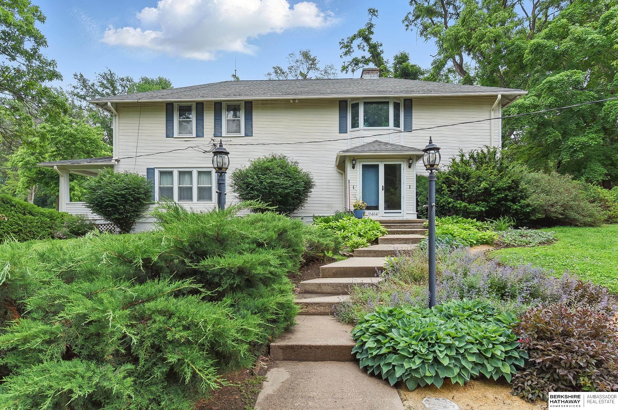 Omaha, Nebraska 68122, United States, 4 Bedrooms Bedrooms, ,3 BathroomsBathrooms,Residential,Active,196205