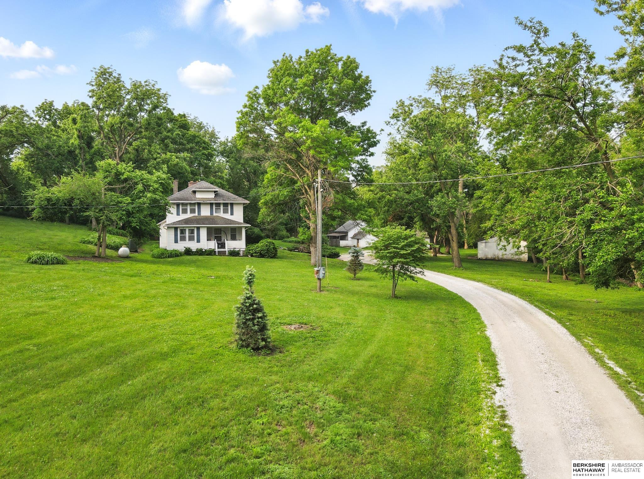 Omaha, Nebraska 68122, United States, 4 Bedrooms Bedrooms, ,3 BathroomsBathrooms,Residential,Active,196205