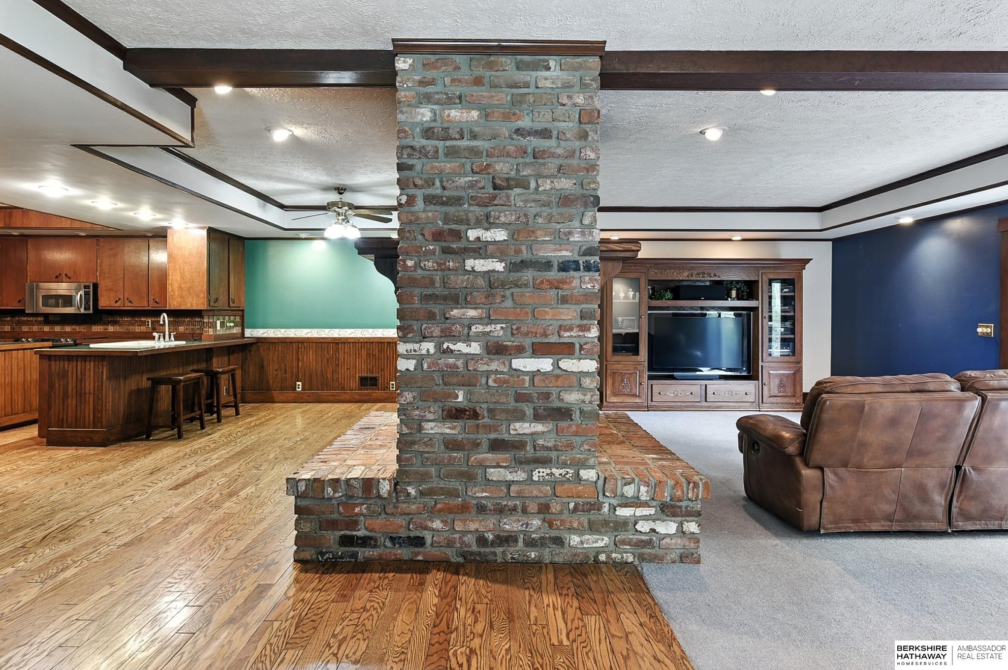 Omaha, Nebraska 68122, United States, 4 Bedrooms Bedrooms, ,3 BathroomsBathrooms,Residential,Active,196205