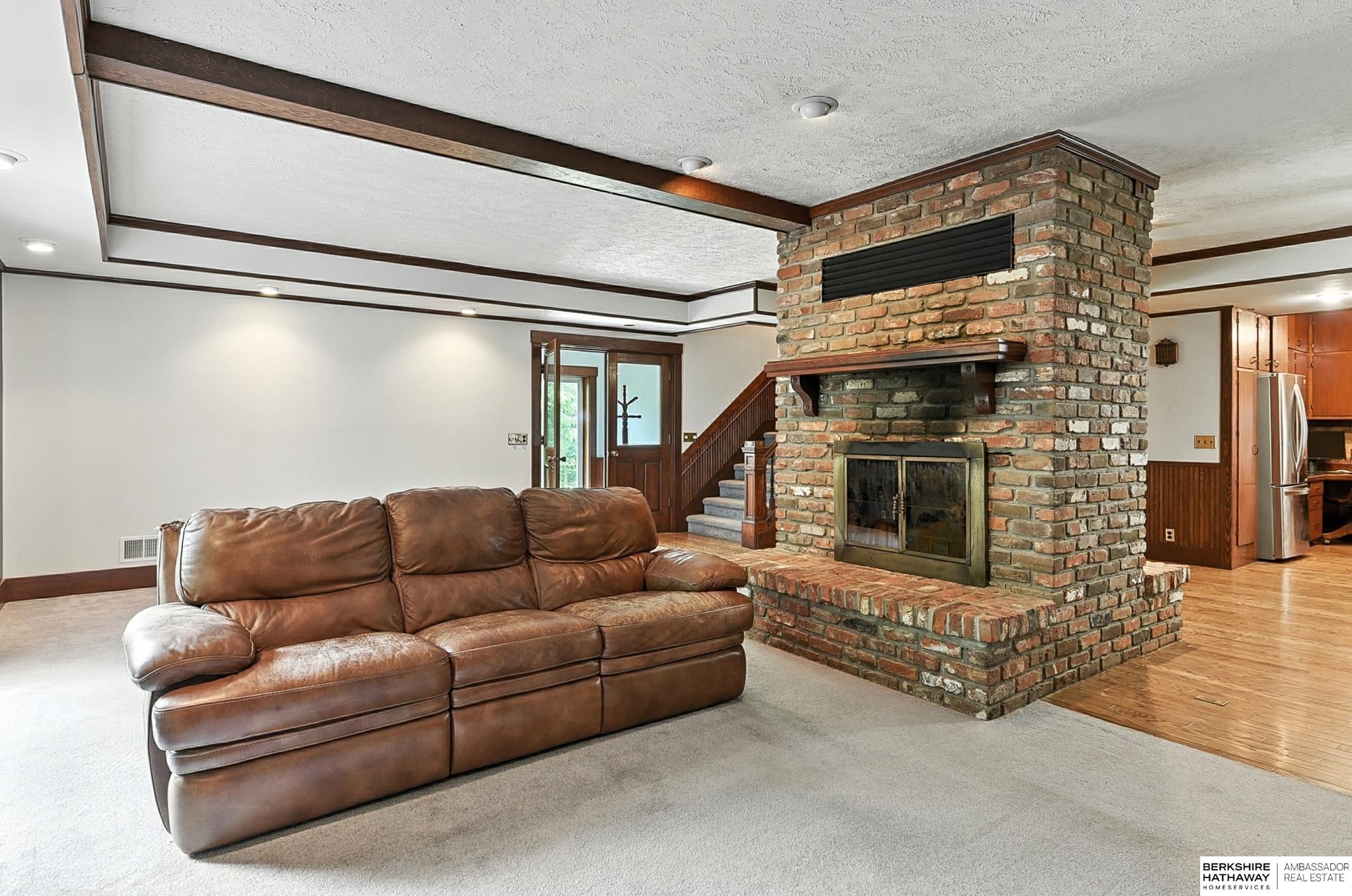 Omaha, Nebraska 68122, United States, 4 Bedrooms Bedrooms, ,3 BathroomsBathrooms,Residential,Active,196205