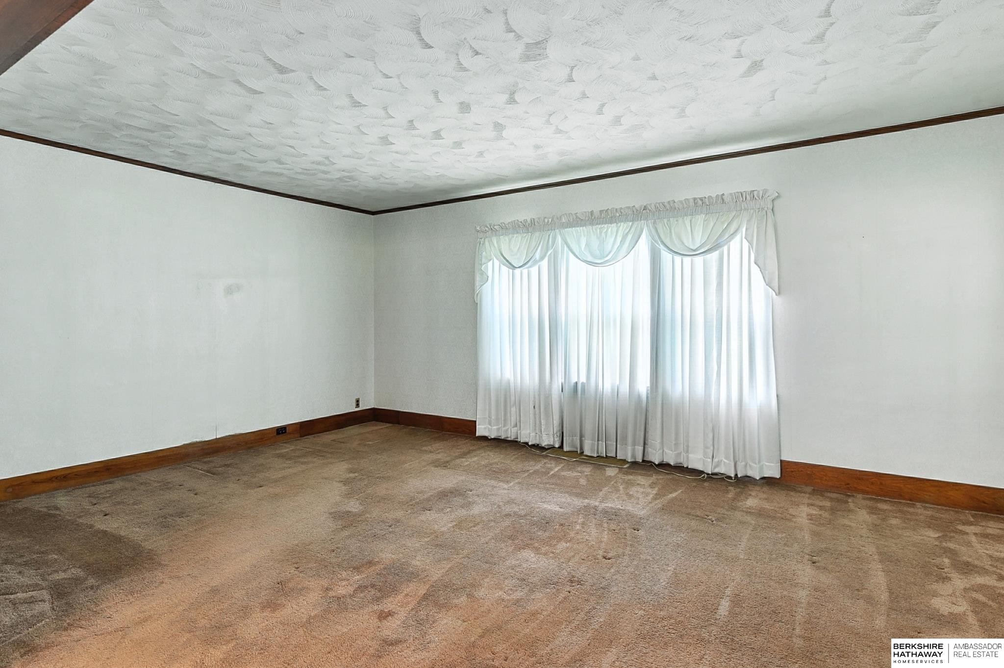 Omaha, Nebraska 68122, United States, 4 Bedrooms Bedrooms, ,3 BathroomsBathrooms,Residential,Active,196205