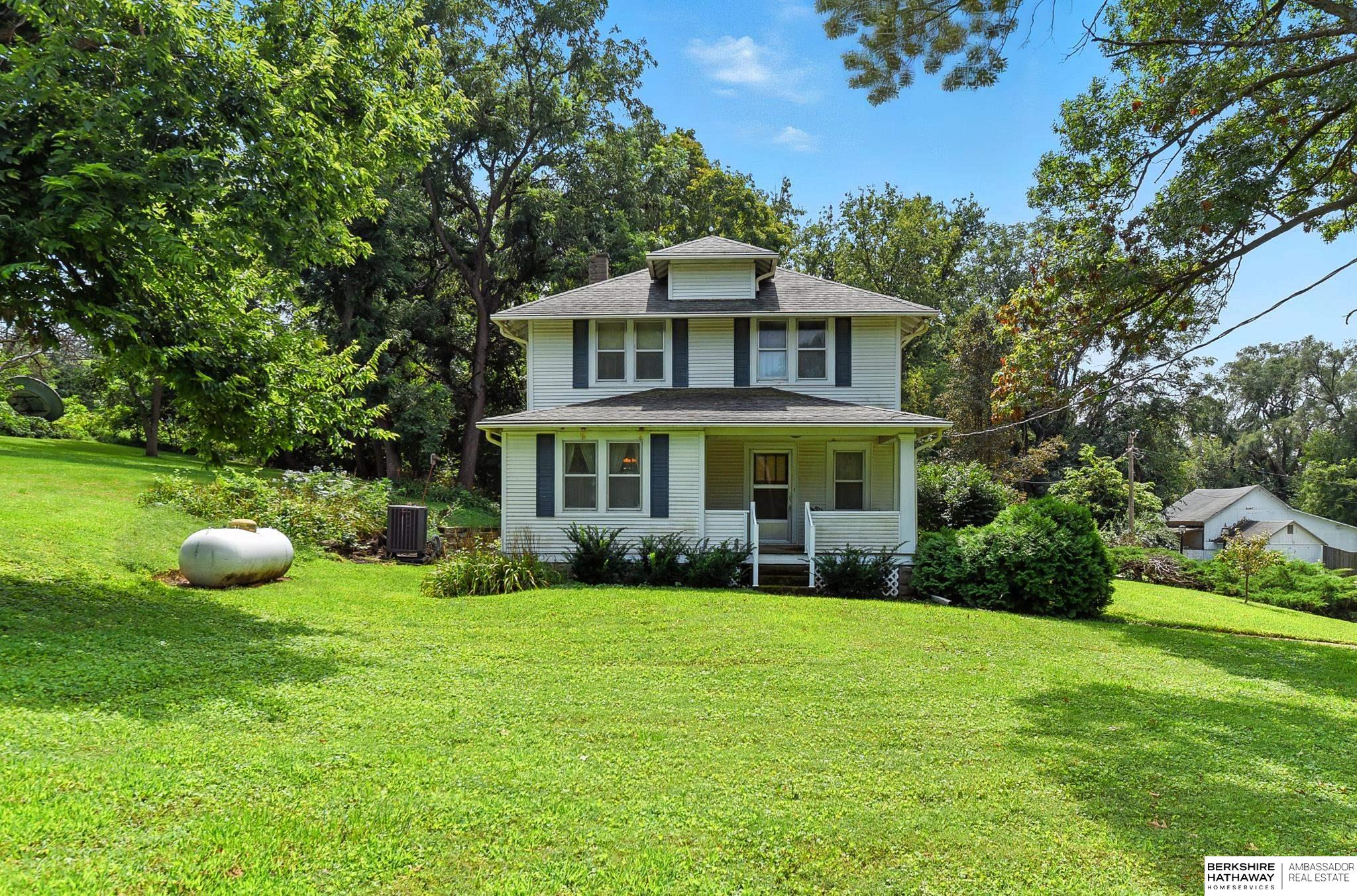 Omaha, Nebraska 68122, United States, 4 Bedrooms Bedrooms, ,3 BathroomsBathrooms,Residential,Active,196205