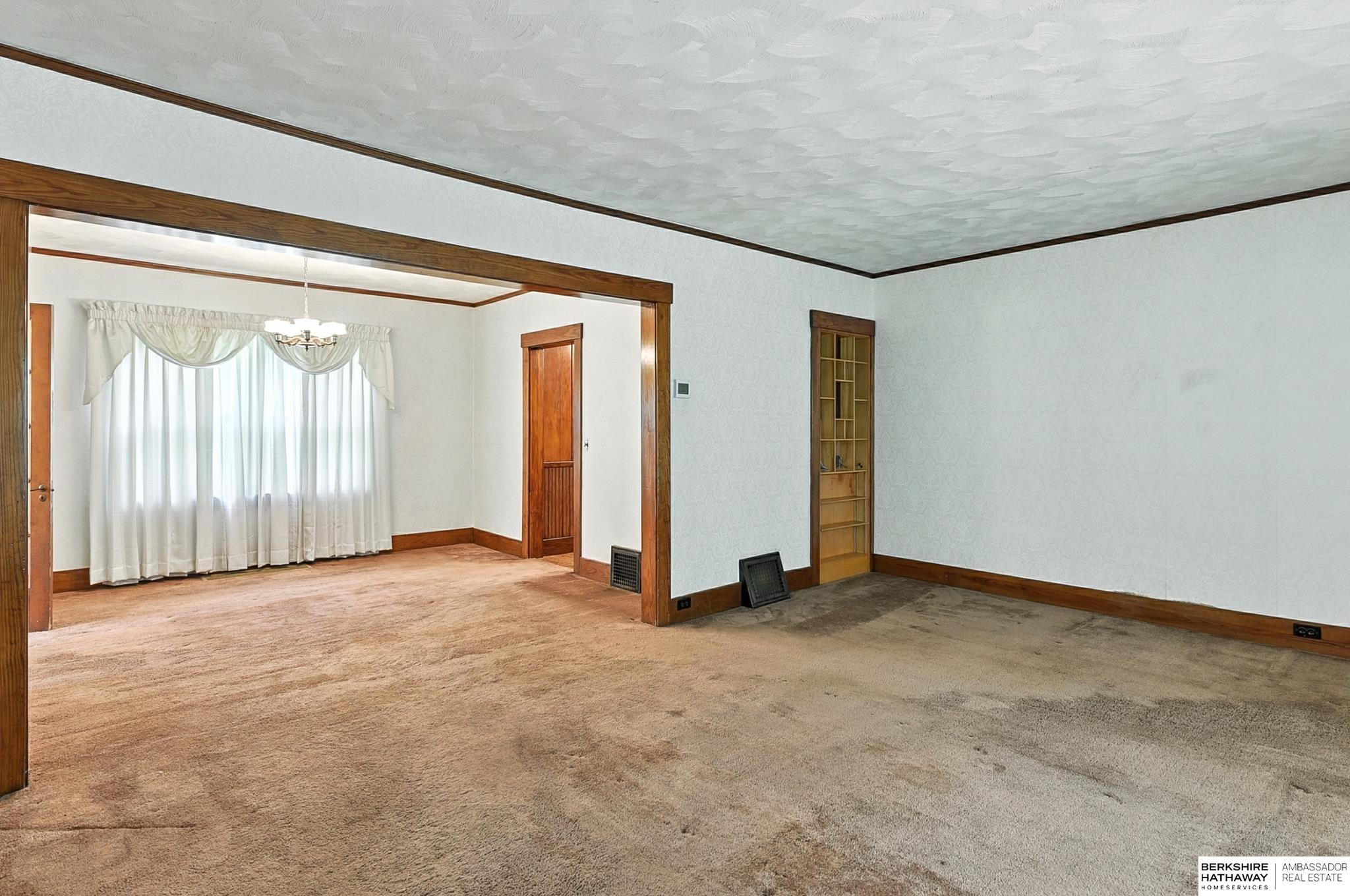 Omaha, Nebraska 68122, United States, 4 Bedrooms Bedrooms, ,3 BathroomsBathrooms,Residential,Active,196205