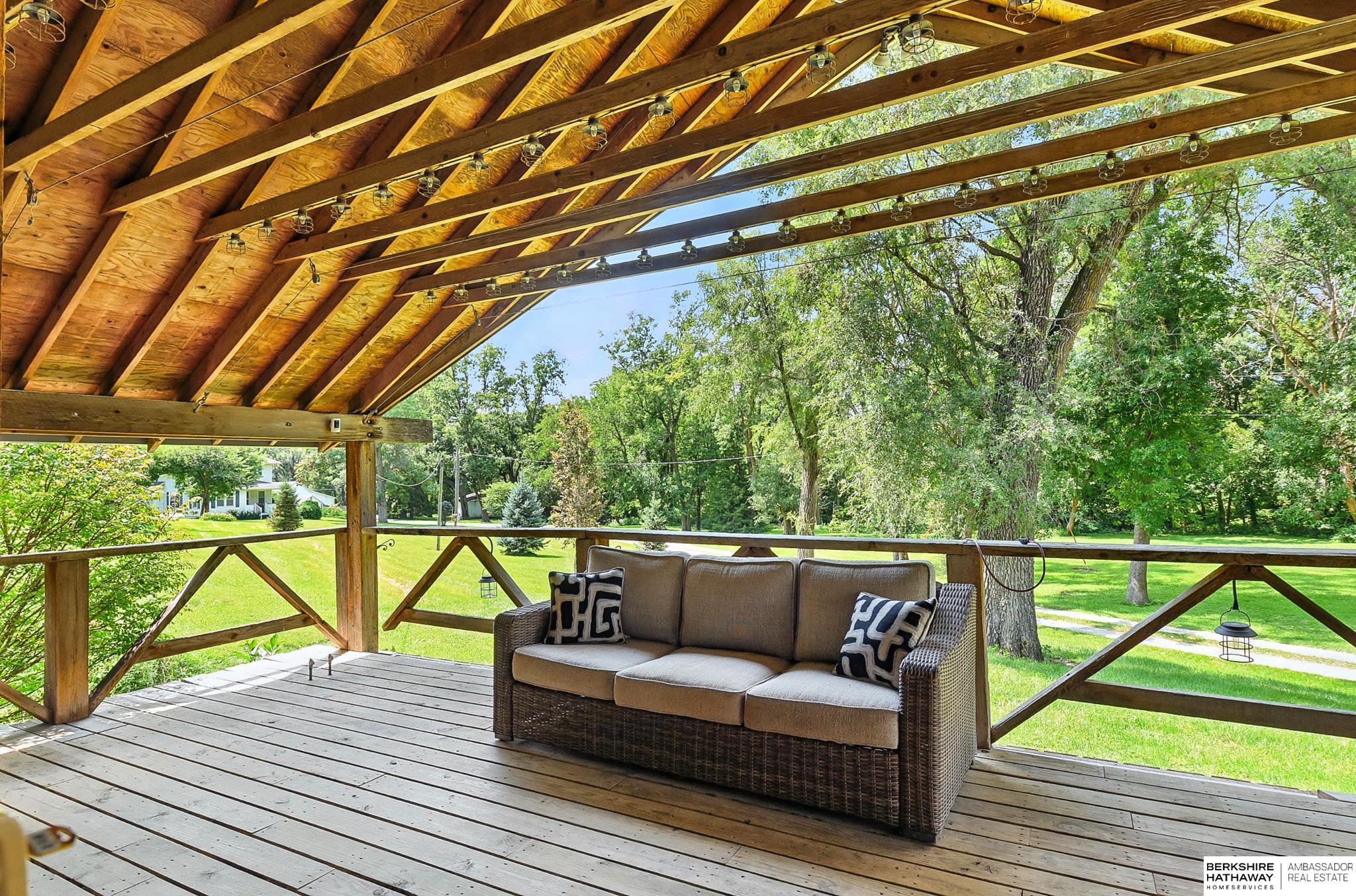 Omaha, Nebraska 68122, United States, 4 Bedrooms Bedrooms, ,3 BathroomsBathrooms,Residential,Active,196205