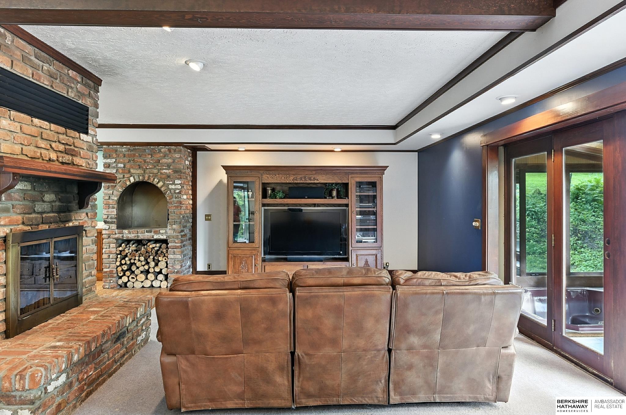 Omaha, Nebraska 68122, United States, 4 Bedrooms Bedrooms, ,3 BathroomsBathrooms,Residential,Active,196205