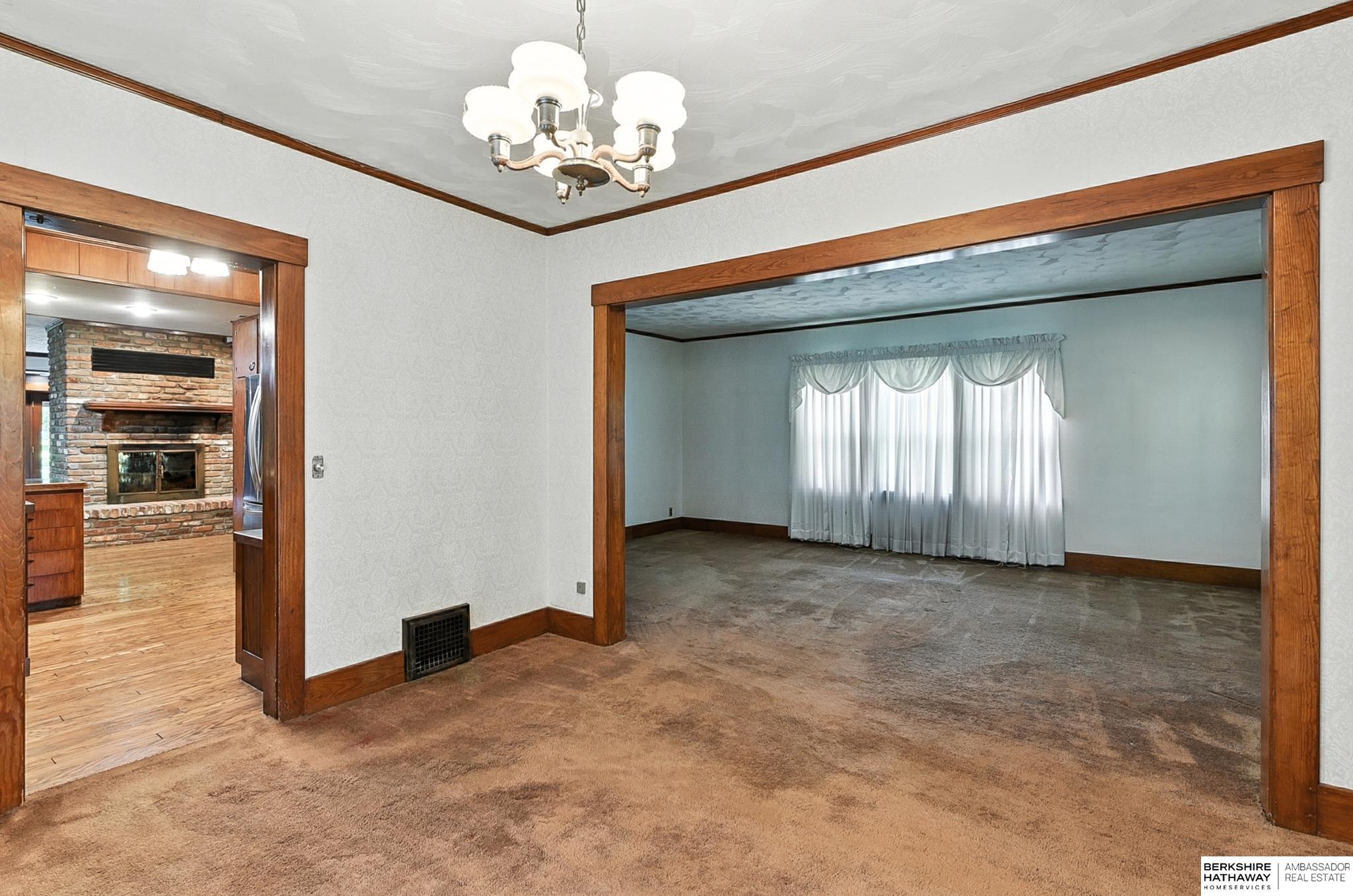 Omaha, Nebraska 68122, United States, 4 Bedrooms Bedrooms, ,3 BathroomsBathrooms,Residential,Active,196205