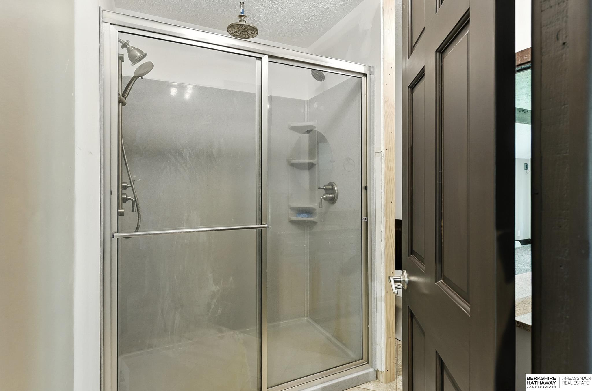 Omaha, Nebraska 68122, United States, 4 Bedrooms Bedrooms, ,3 BathroomsBathrooms,Residential,Active,196205