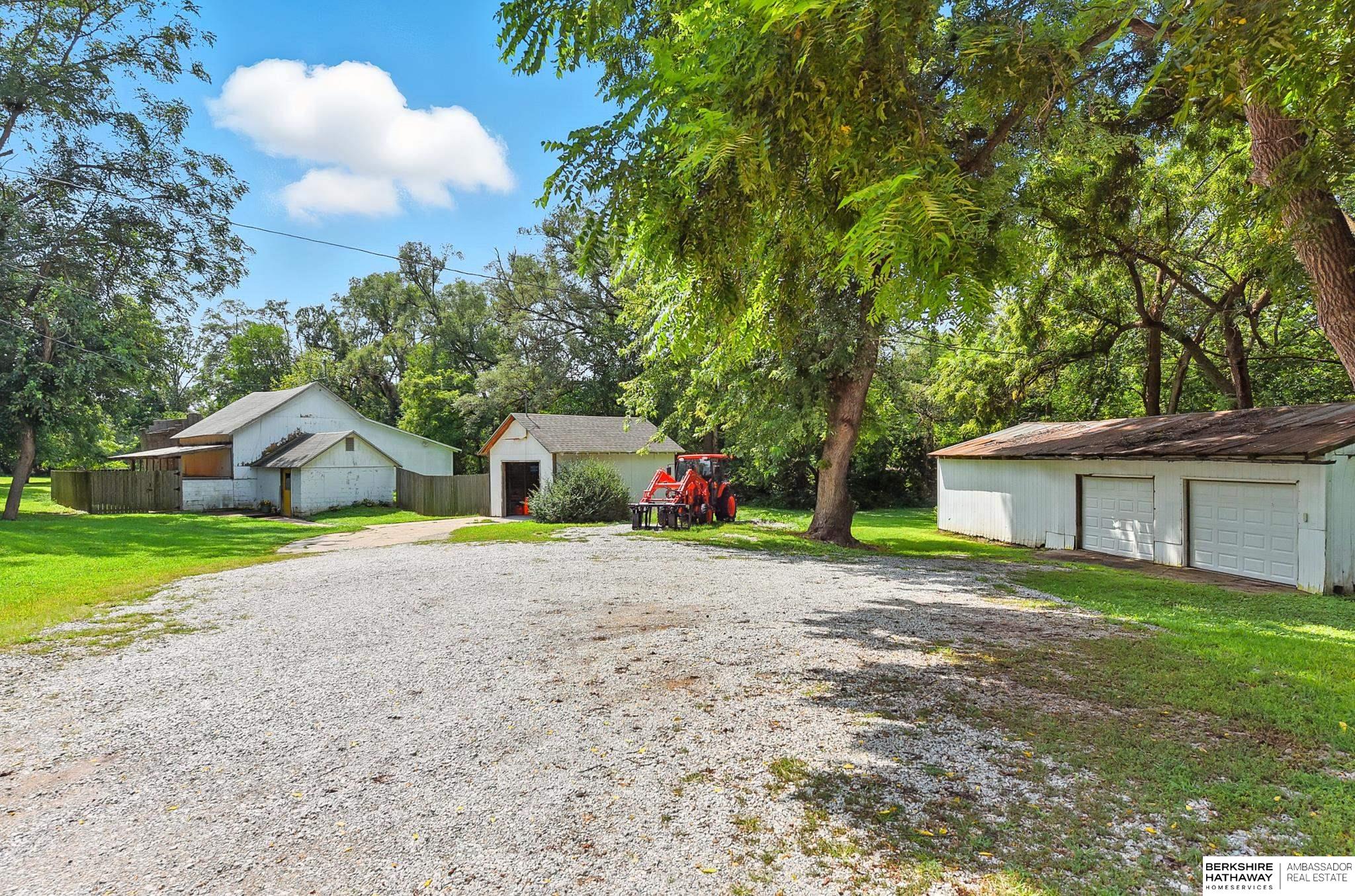 Omaha, Nebraska 68122, United States, 4 Bedrooms Bedrooms, ,3 BathroomsBathrooms,Residential,Active,196205