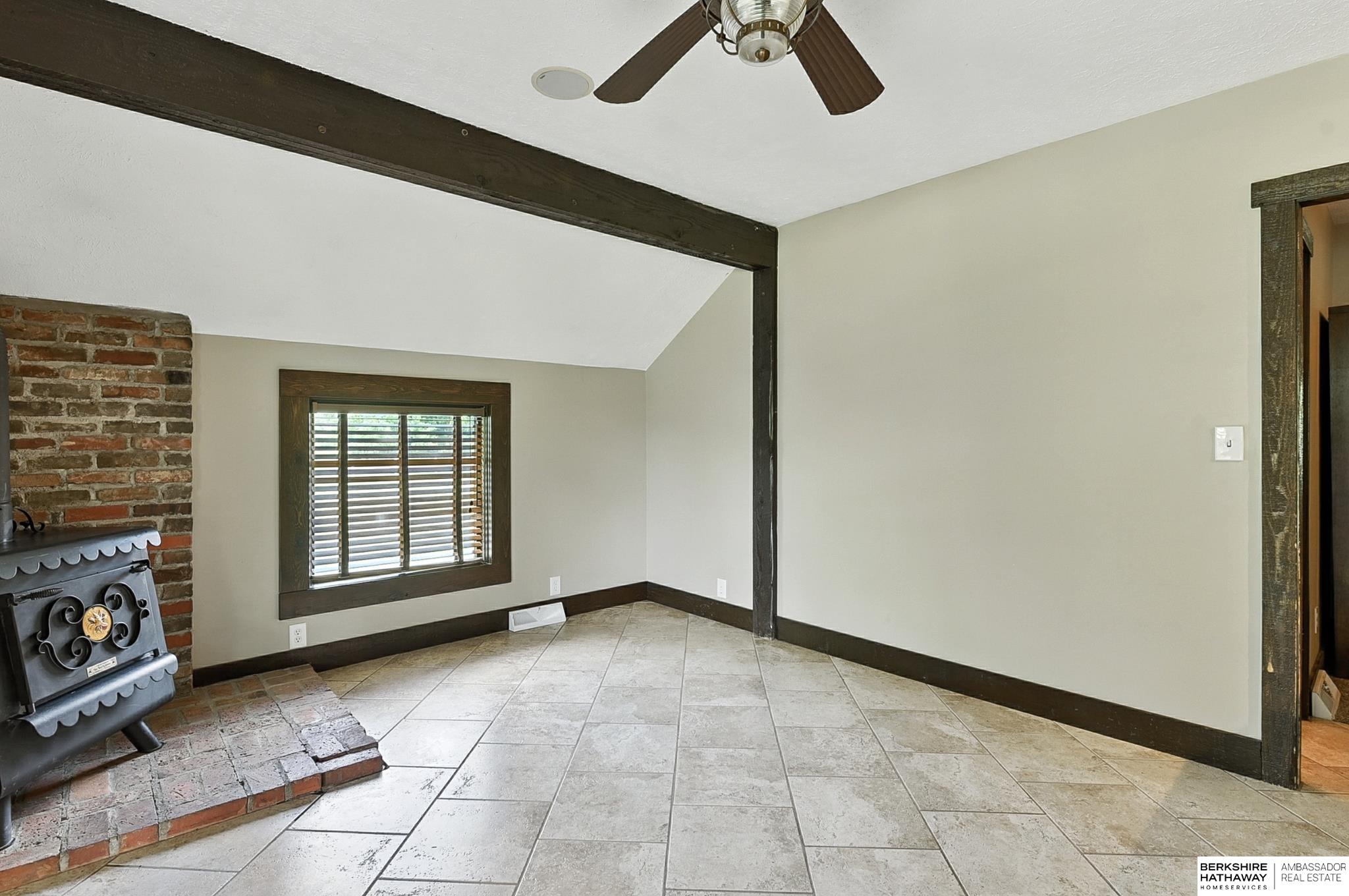 Omaha, Nebraska 68122, United States, 4 Bedrooms Bedrooms, ,3 BathroomsBathrooms,Residential,Active,196205