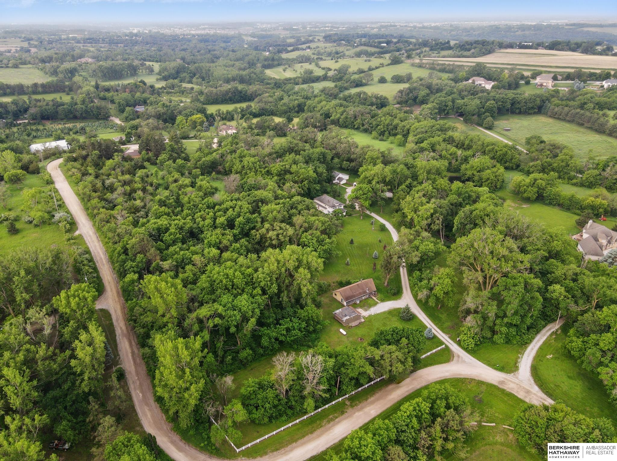 Omaha, Nebraska 68122, United States, 4 Bedrooms Bedrooms, ,3 BathroomsBathrooms,Residential,Active,196205