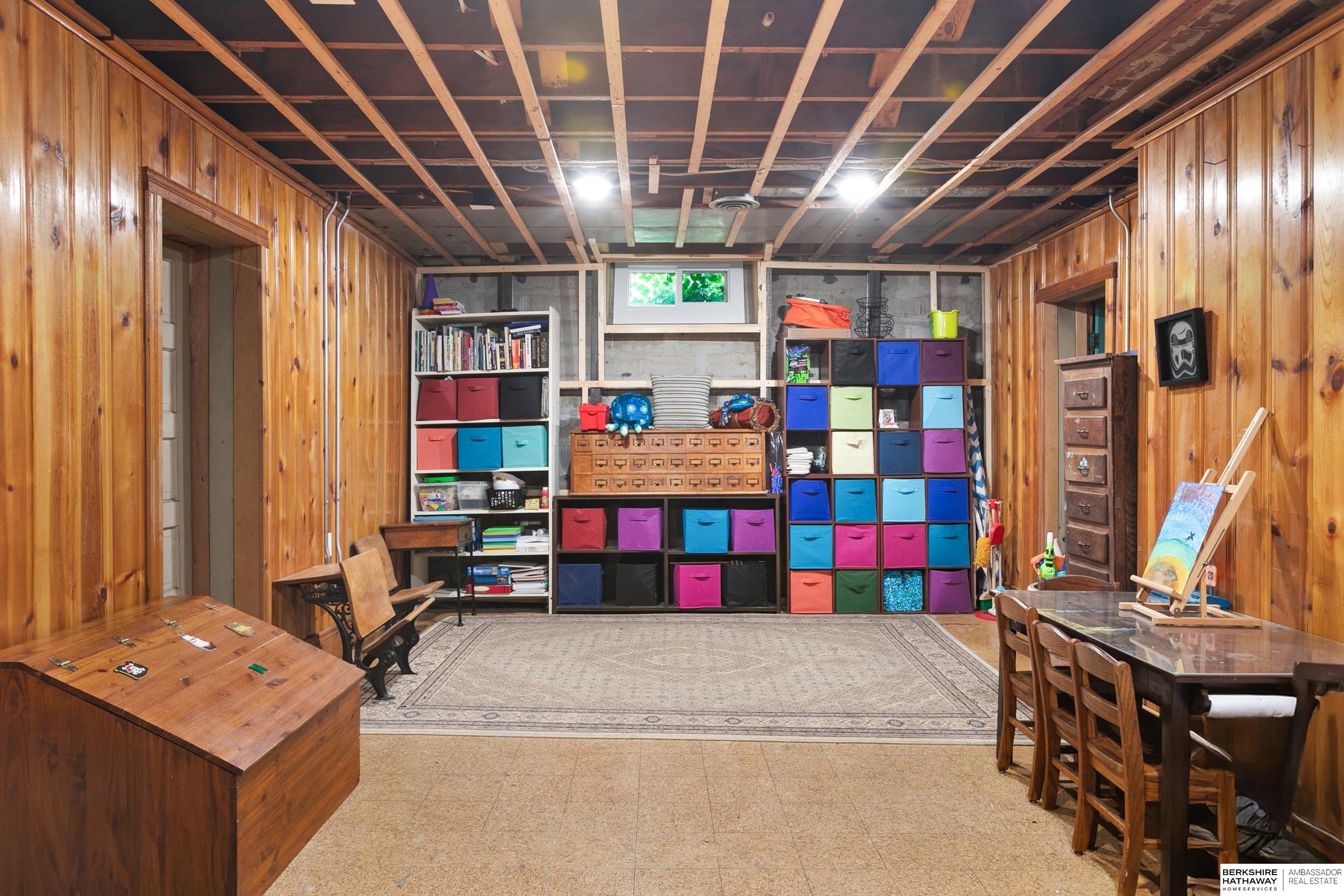 Lincoln, Nebraska 68502, United States, 5 Bedrooms Bedrooms, ,3 BathroomsBathrooms,Residential,Active,167567