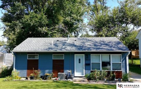 Photo of 3820 Valley Street, Omaha, NE 68105 (MLS # 22531319)