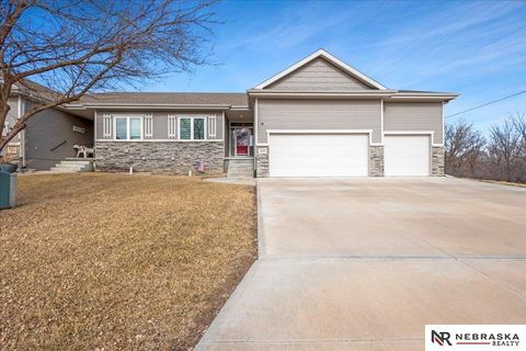 Photo of 2602 Fountain Circle, Plattsmouth, NE 68048 (MLS # 22604115)