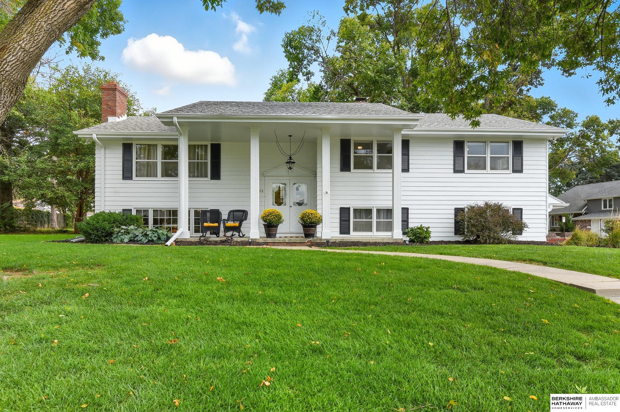 Omaha, Nebraska 68144, United States, 3 Bedrooms Bedrooms, ,3 BathroomsBathrooms,Residential,Pending,217121