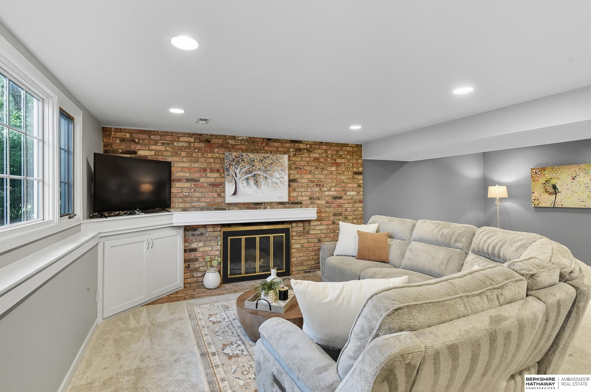 Omaha, Nebraska 68144, United States, 3 Bedrooms Bedrooms, ,3 BathroomsBathrooms,Residential,Pending,217121