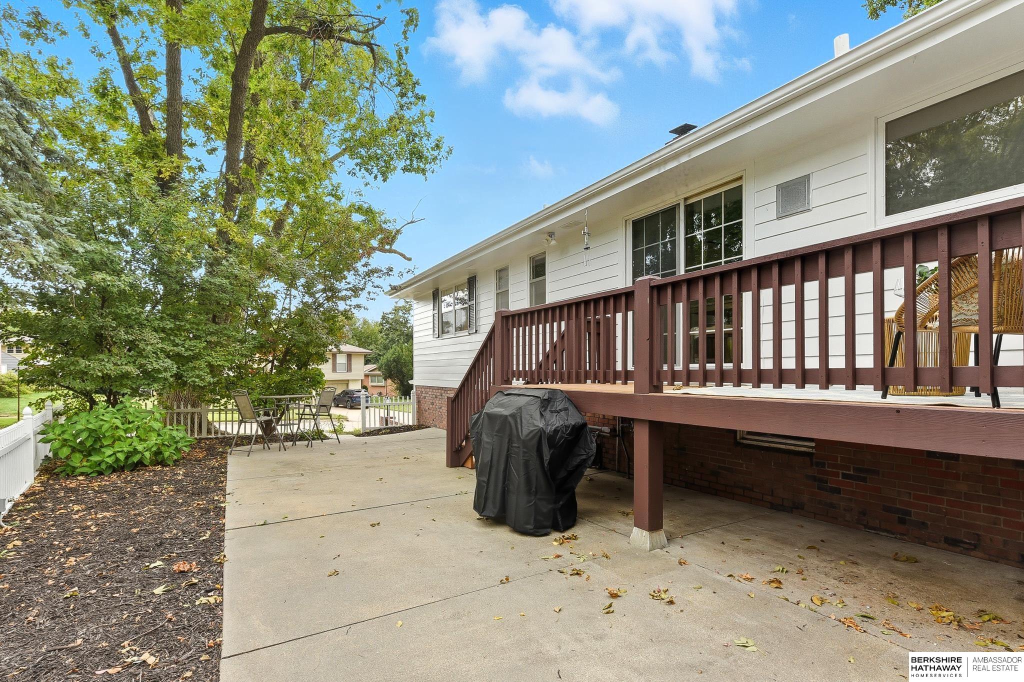 Omaha, Nebraska 68144, United States, 3 Bedrooms Bedrooms, ,3 BathroomsBathrooms,Residential,Pending,217121